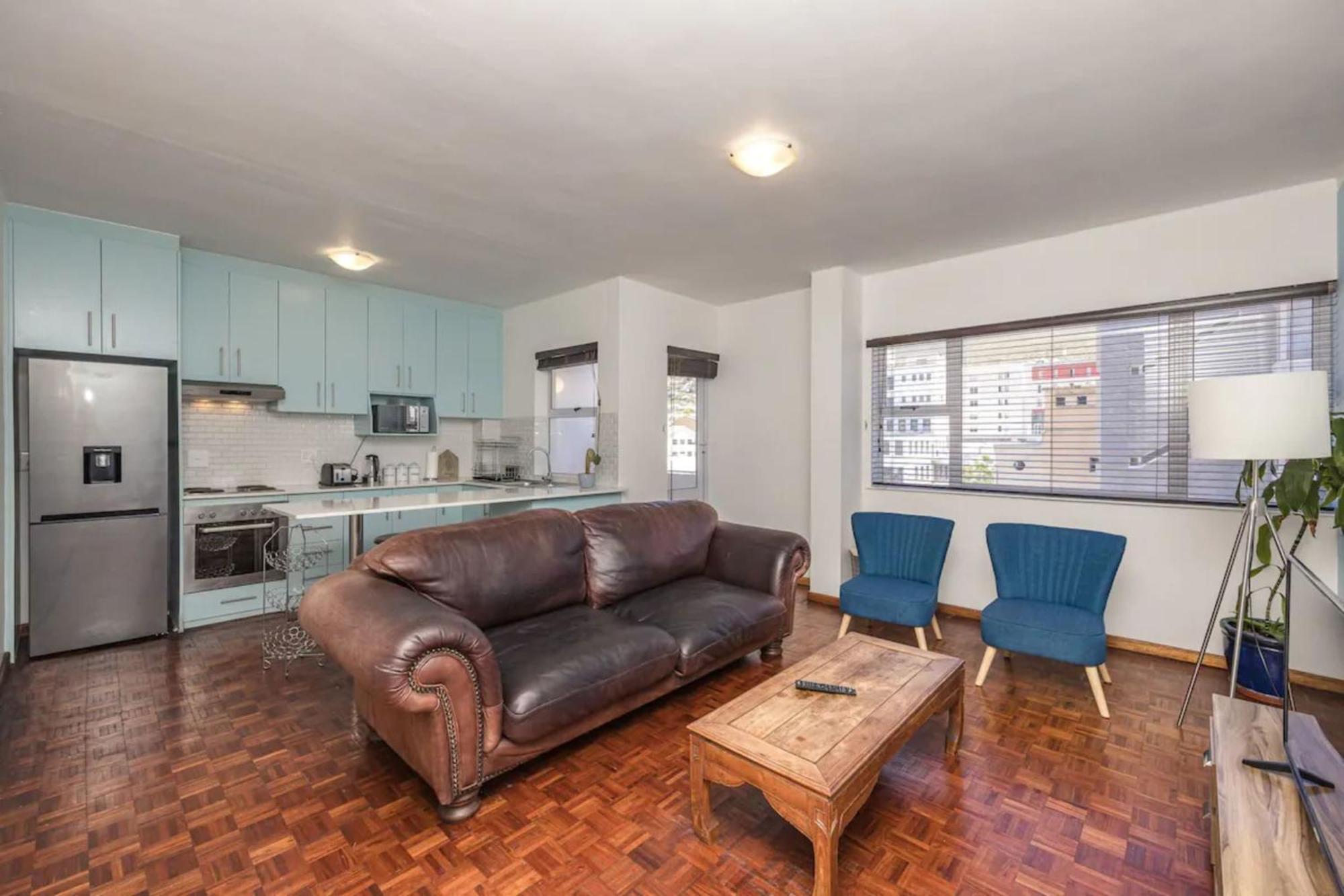 Centrally Located 2 Bedroom In Le Cap
