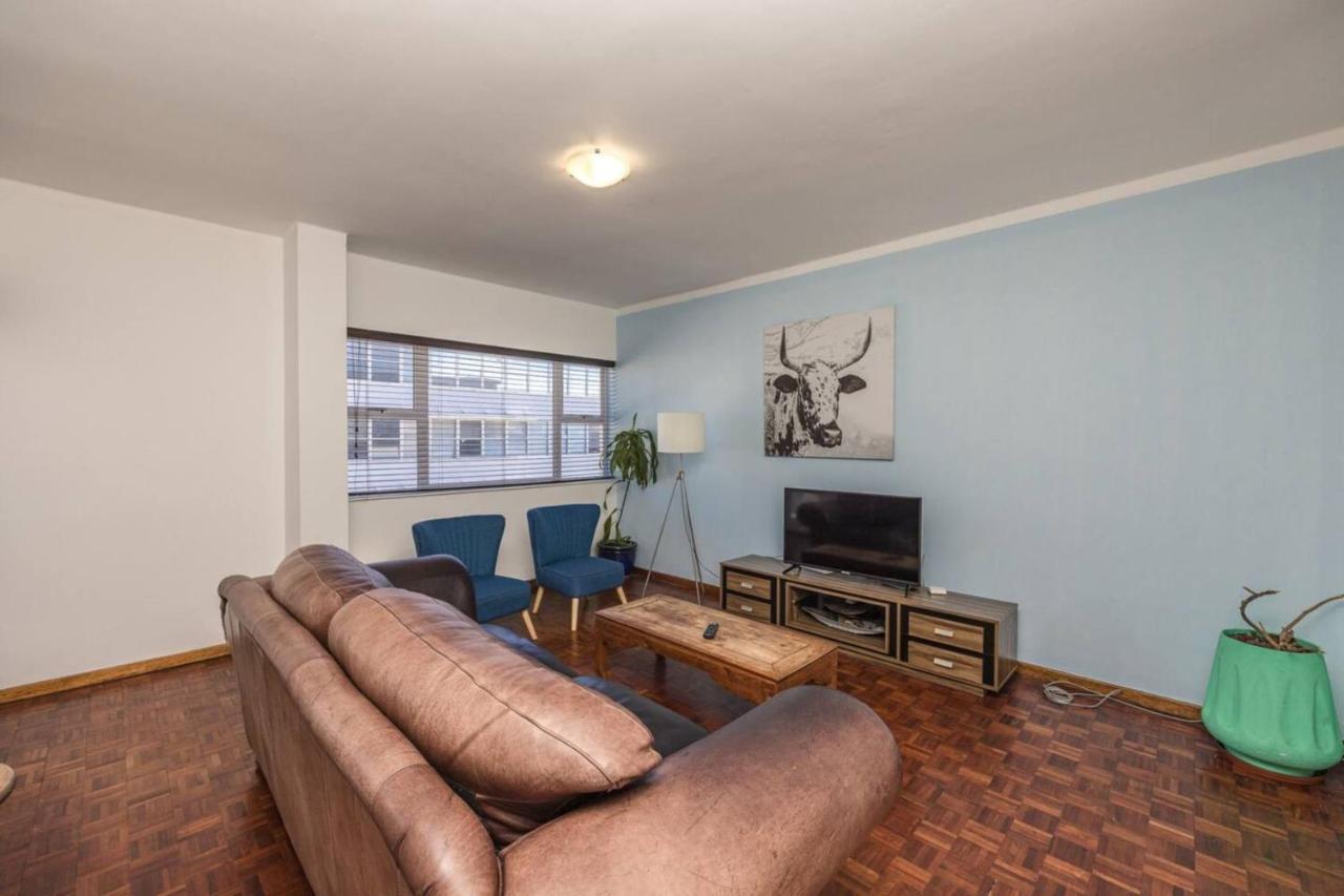 Centrally Located 2 Bedroom In Le Cap