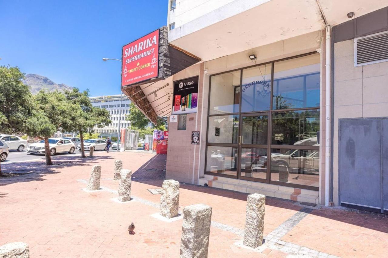 Centrally Located 2 Bedroom In * Le Cap